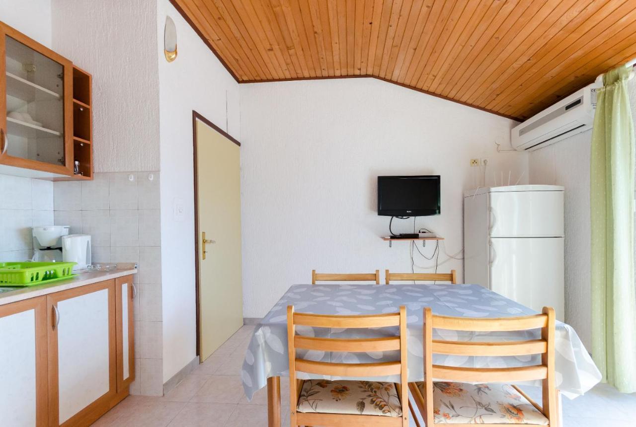 Apartments Ljubica J Lopar Eksteriør bilde